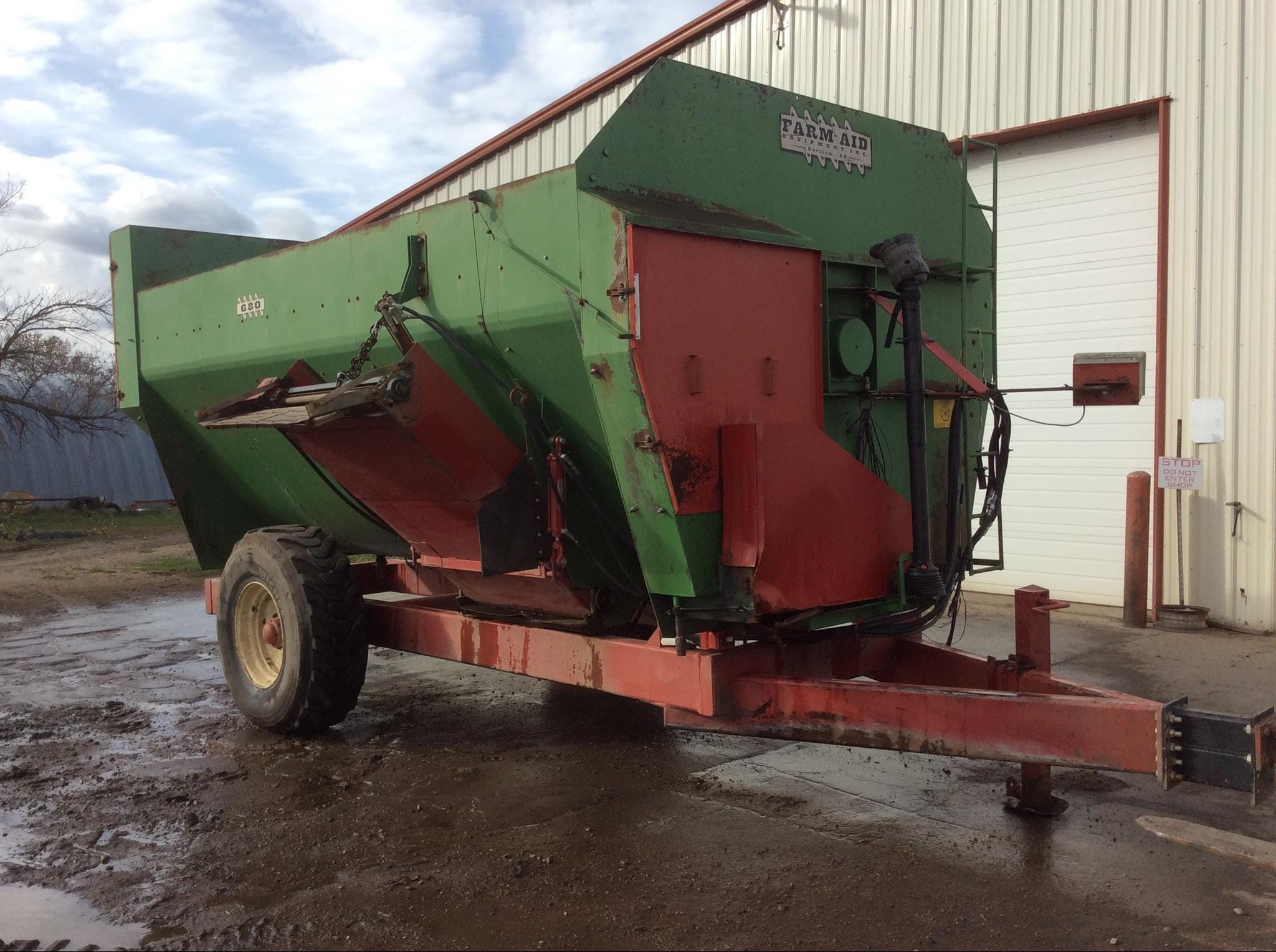 Farm Aid 680 Equipment Image0