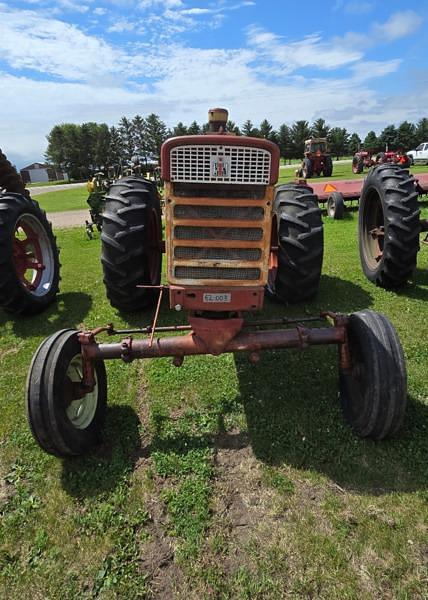 Image of Farmall 560  Image 1