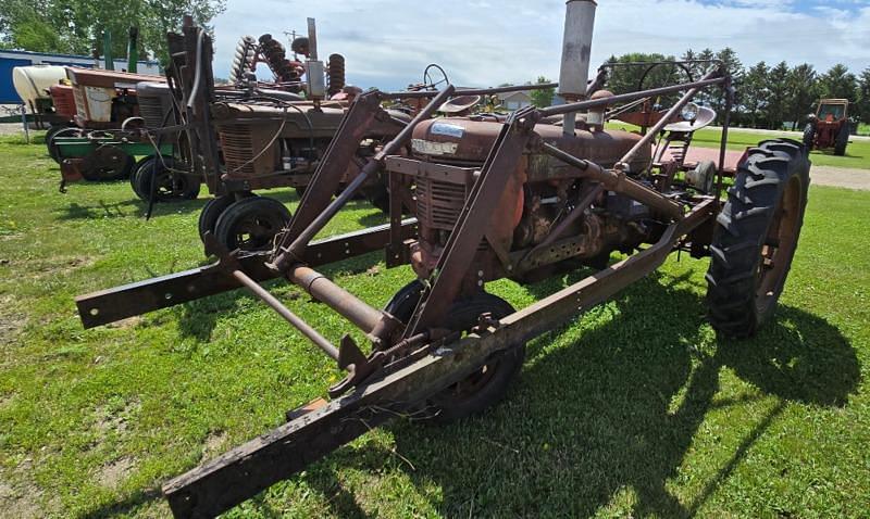 Image of Farmall H Image 0