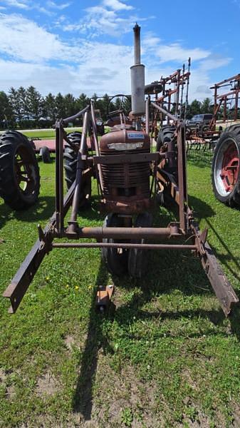 Image of Farmall H Image 1
