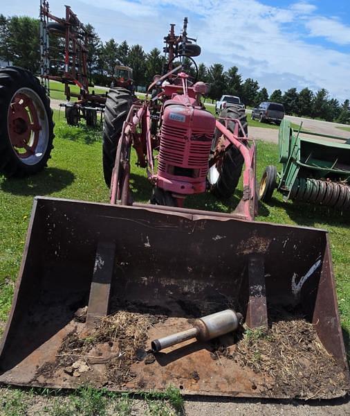 Image of Farmall H Image 1