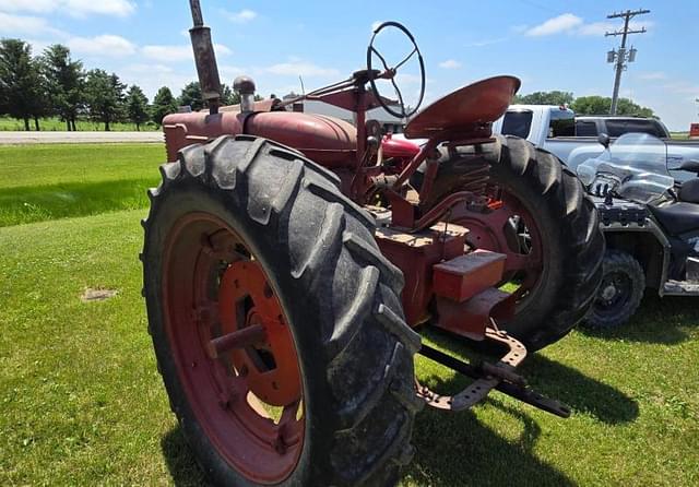 Image of Farmall M equipment image 2
