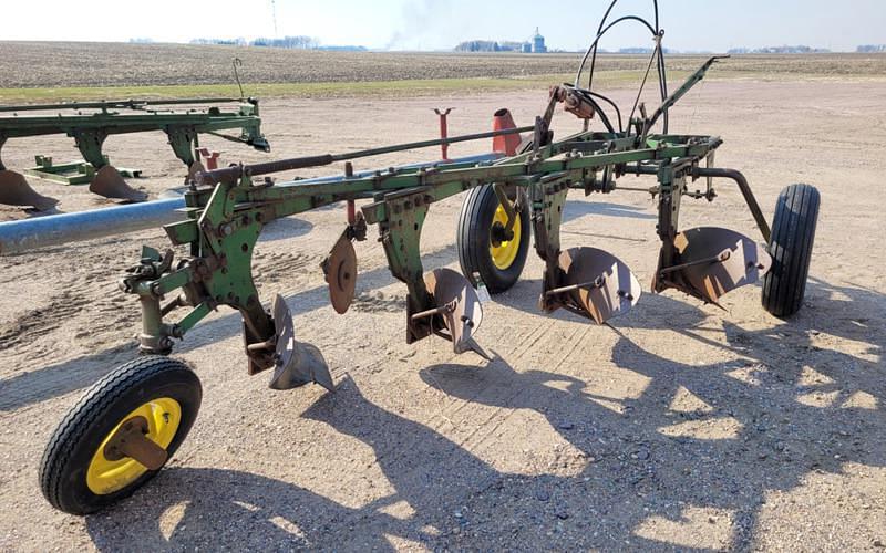 Image of John Deere 555 Image 0