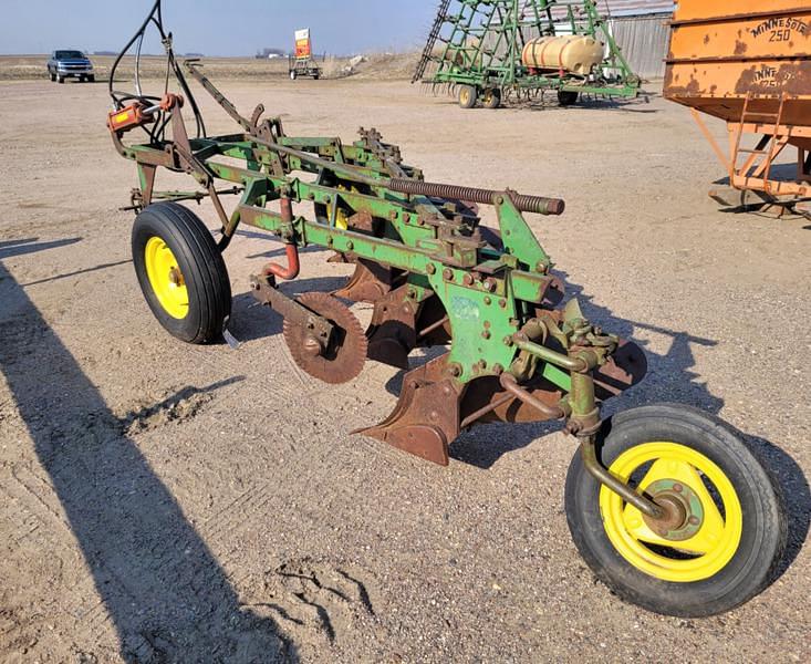 Image of John Deere 555 Image 1