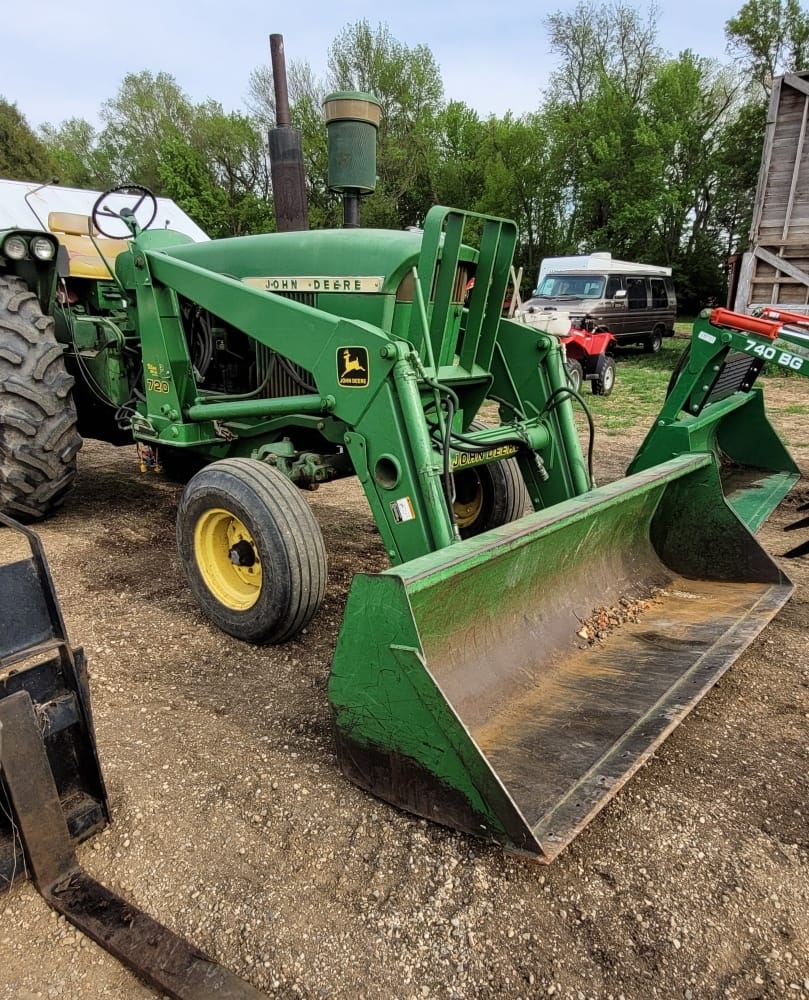 John Deere 4020 Equipment Image0