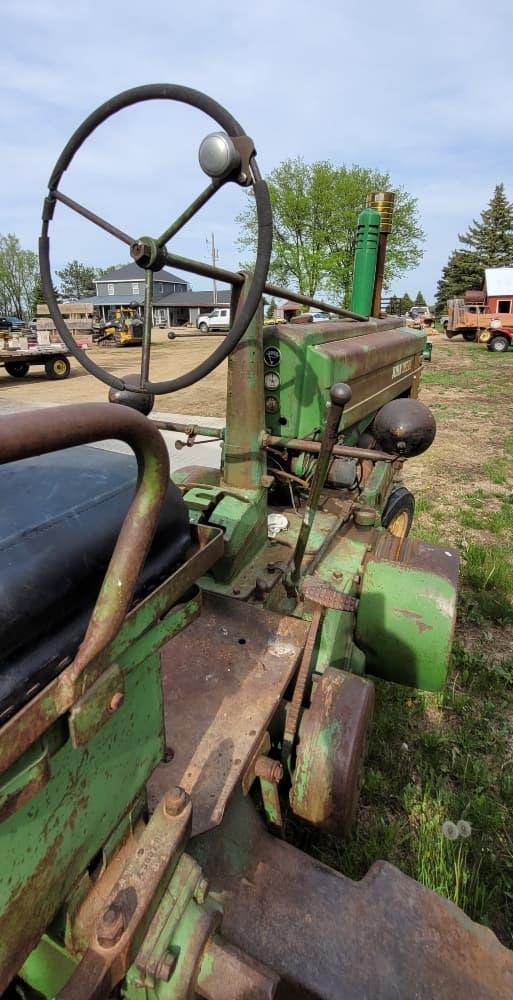 Image of John Deere A equipment image 4