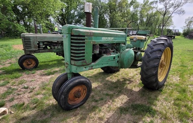 Image of John Deere A equipment image 2