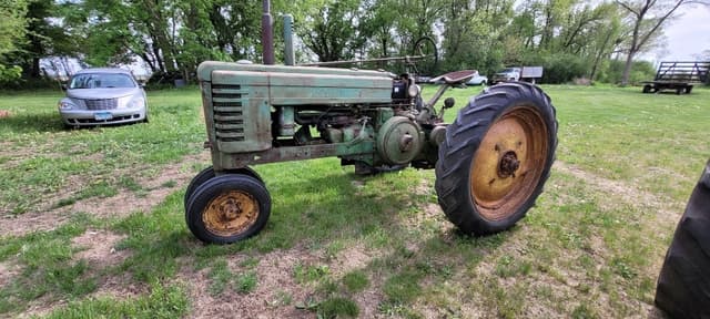 Image of John Deere B equipment image 1