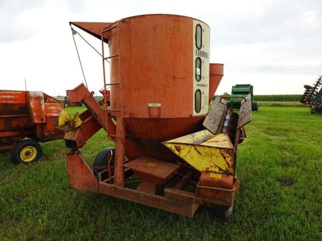Image of Farmhand 815 equipment image 3