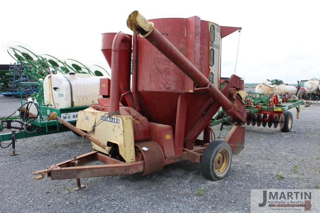 Image of Farmhand 817 Primary image