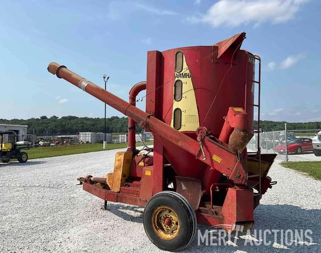 Image of Farmhand 817 equipment image 2