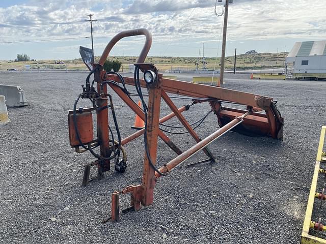 Image of Farmhand F11 equipment image 3