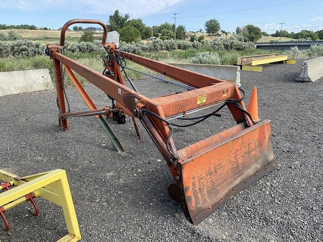Image of Farmhand F11 equipment image 4