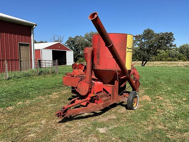 Image of Farmhand FeedMaster equipment image 3