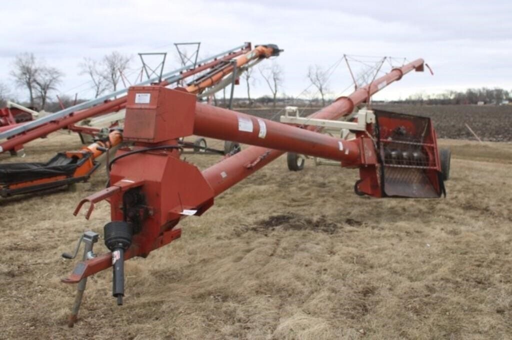 Farm King 10x62 Equipment Image0