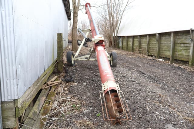 Image of Farm King 1031 equipment image 4