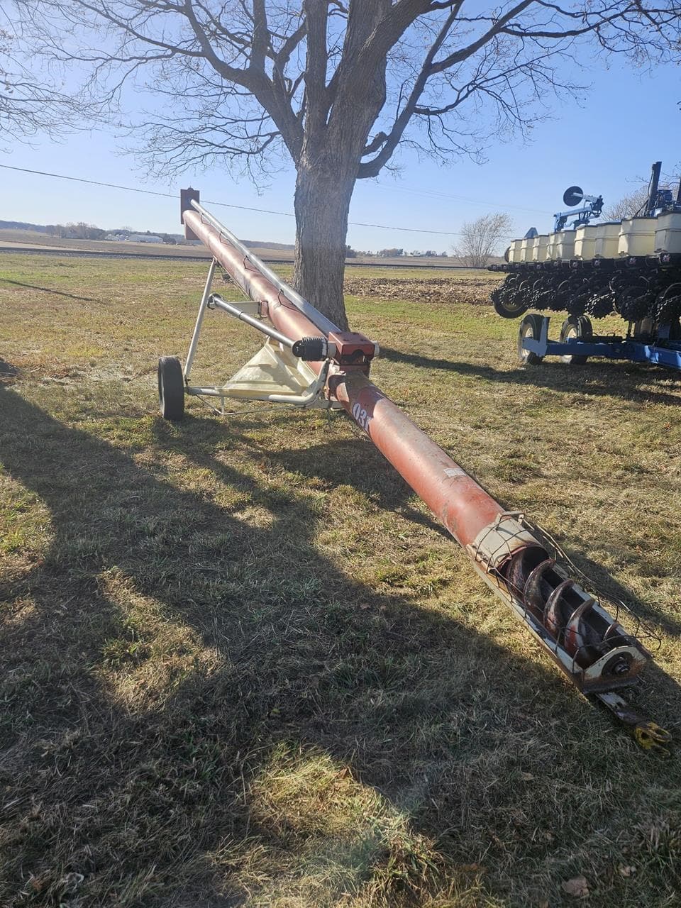 Image of Farm King 1031 Image 1