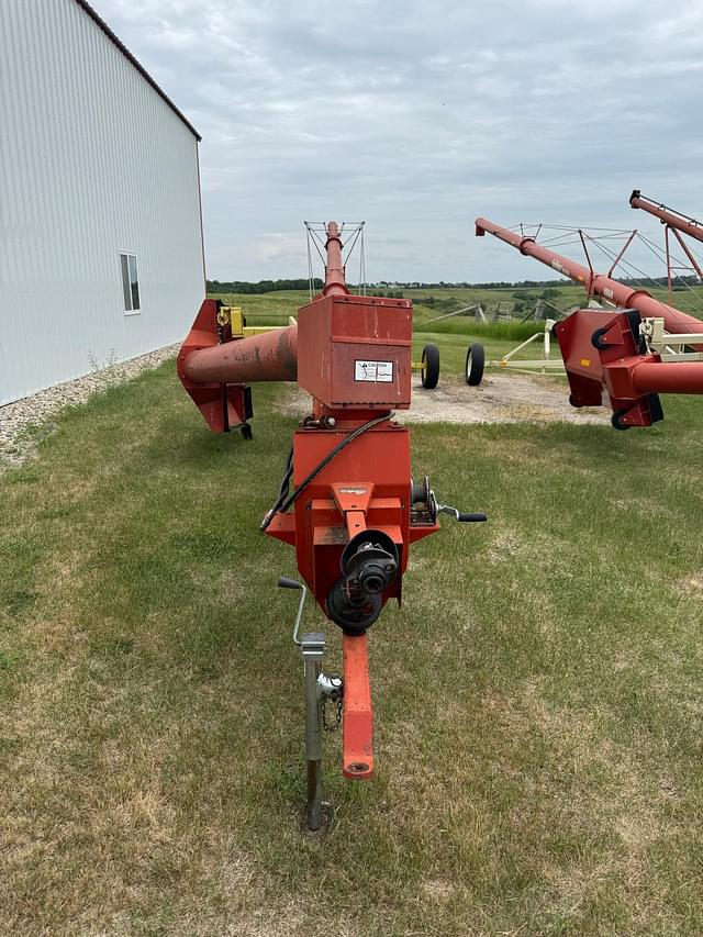 Image of Farm King 1060 equipment image 2