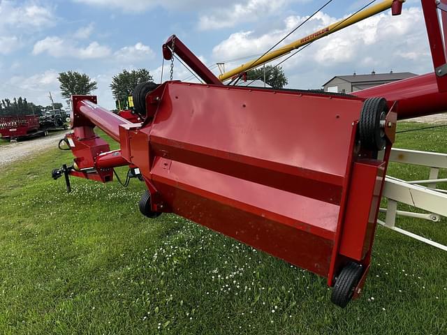 Image of Farm King 1062 equipment image 3