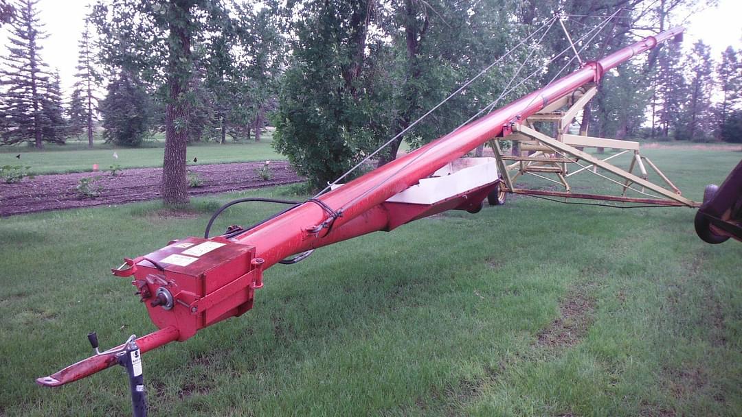 Image of Farm King 1070 Primary image