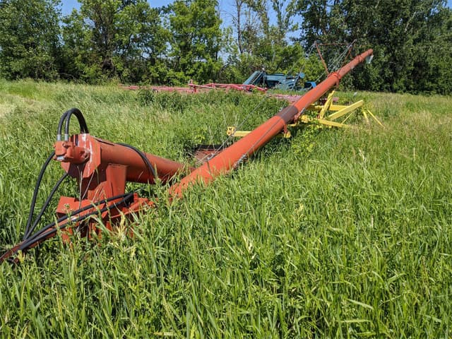 Image of Farm King 1070 equipment image 2