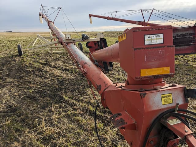 Image of Farm King 1070 equipment image 4