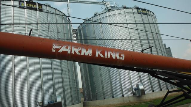 Image of Farm King 1070 equipment image 4