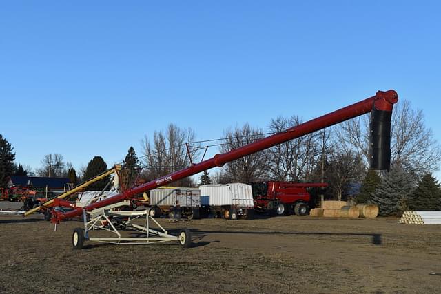 Image of Farm King 1070 equipment image 3