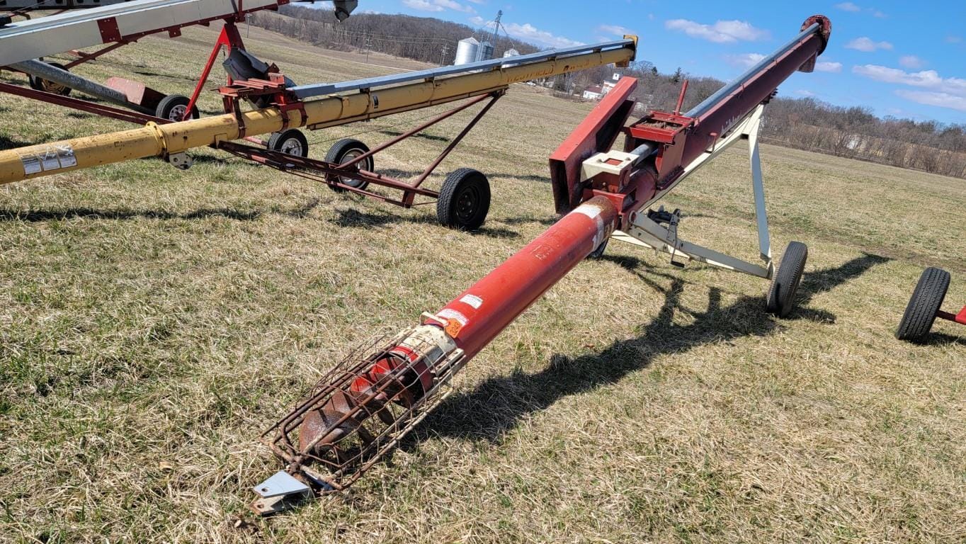 Farm King 1031 Equipment Image0