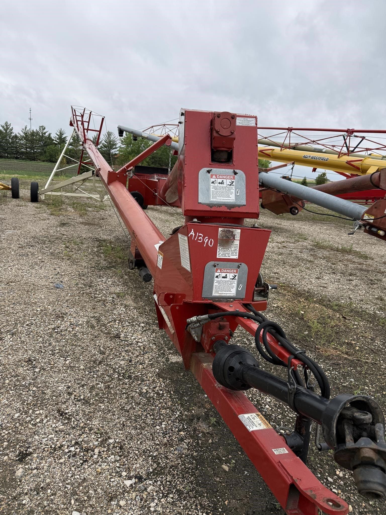 Farm King 10x72 Equipment Image0