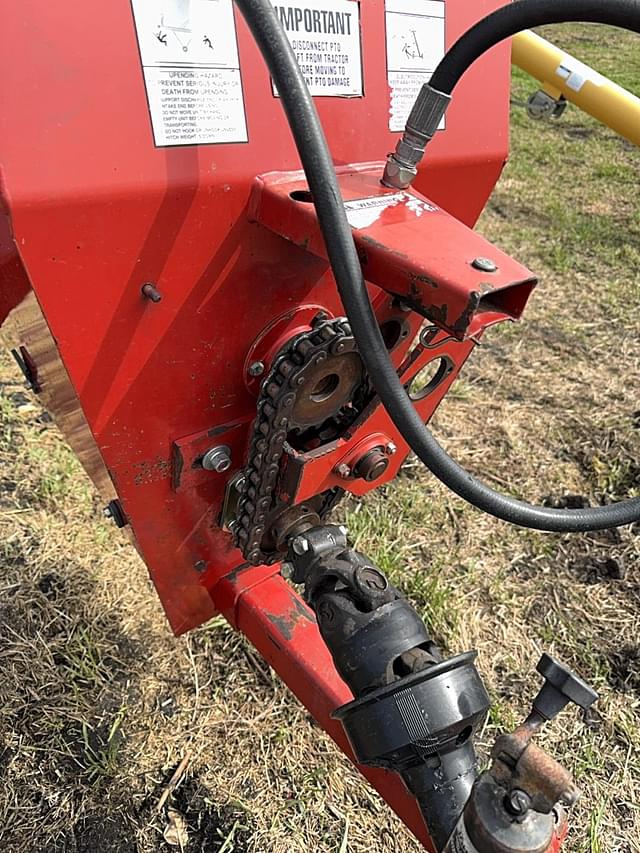 Image of Farm King 1370 equipment image 4