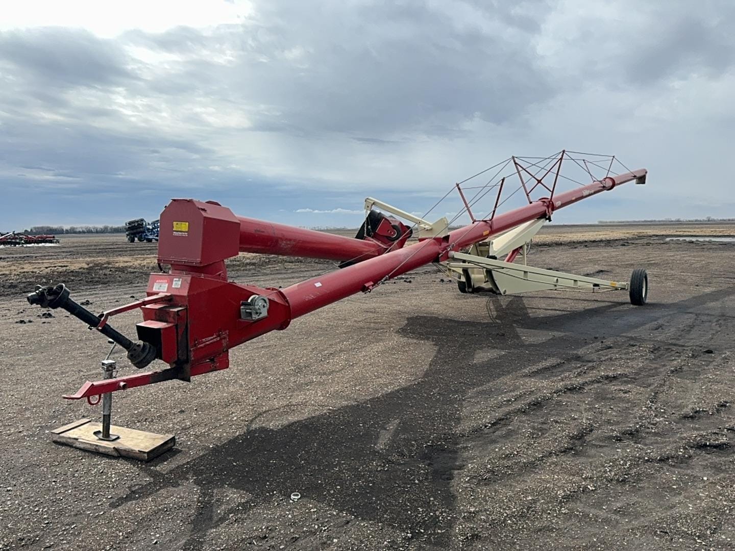 Main image Farm King 1370