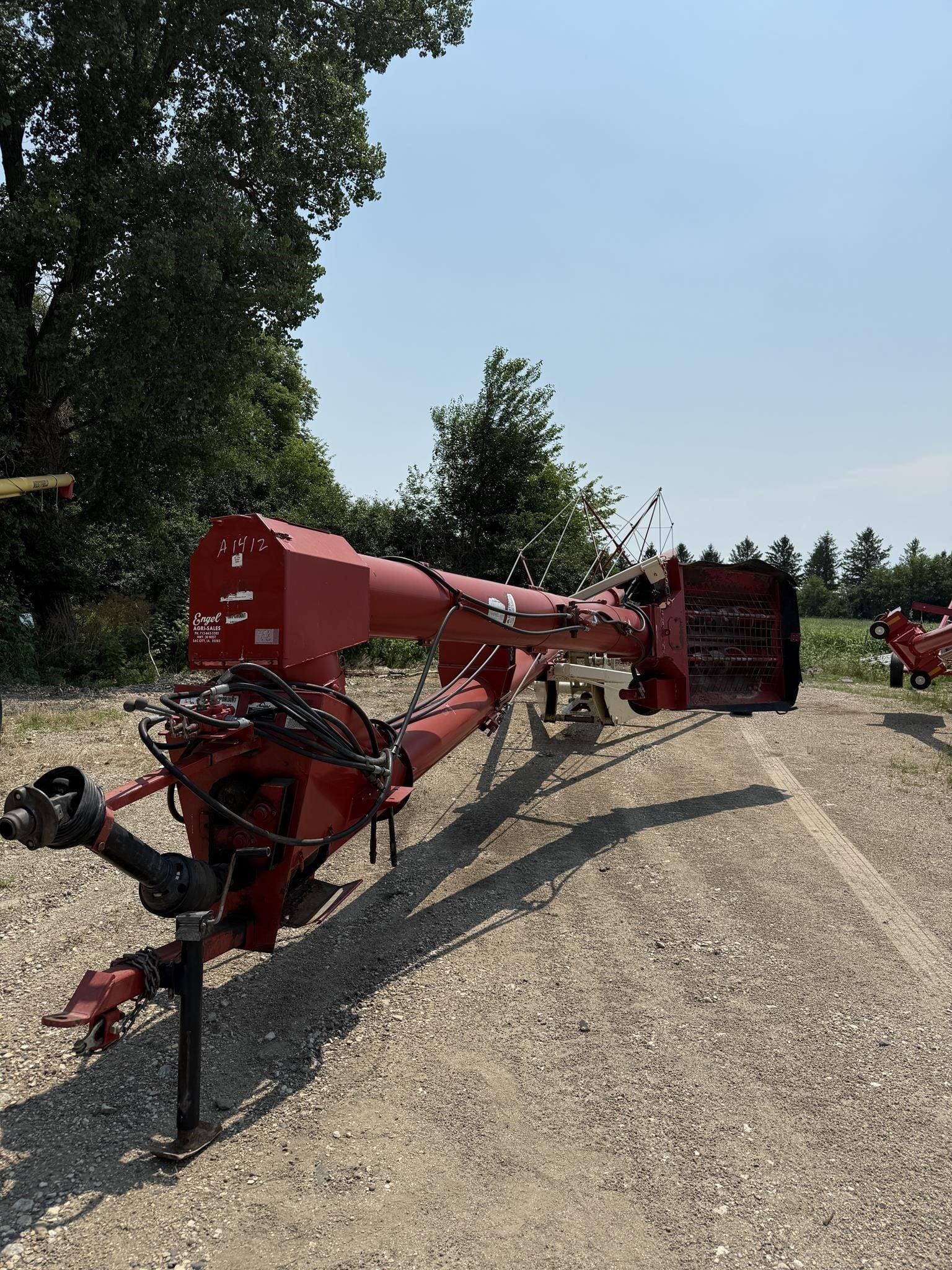 Farm King 1385 Equipment Image0