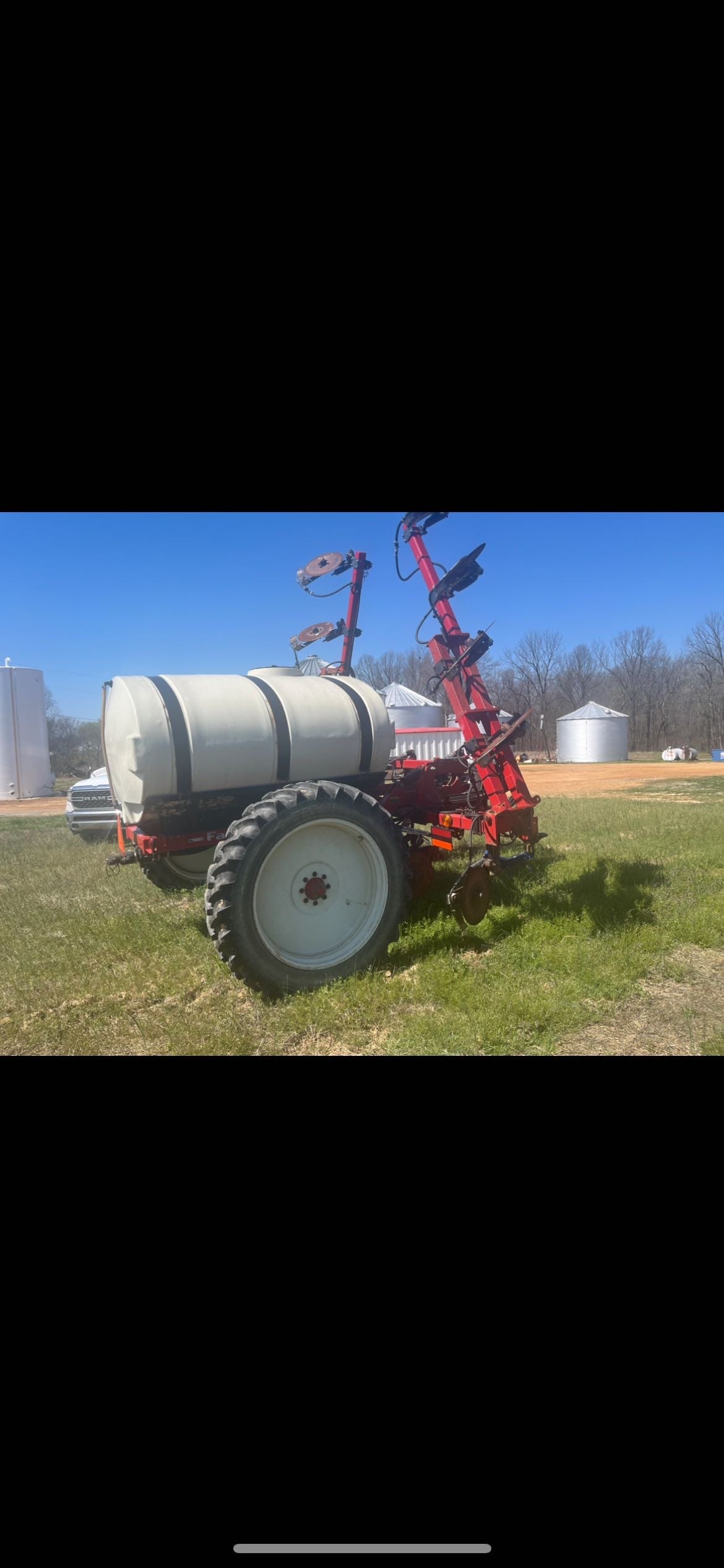 Farm King 1410 Equipment Image0