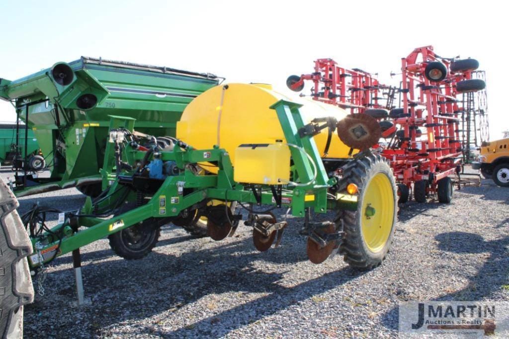 Farm King 1410 Equipment Image0