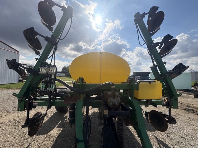 Image of Farm King 1410 equipment image 4