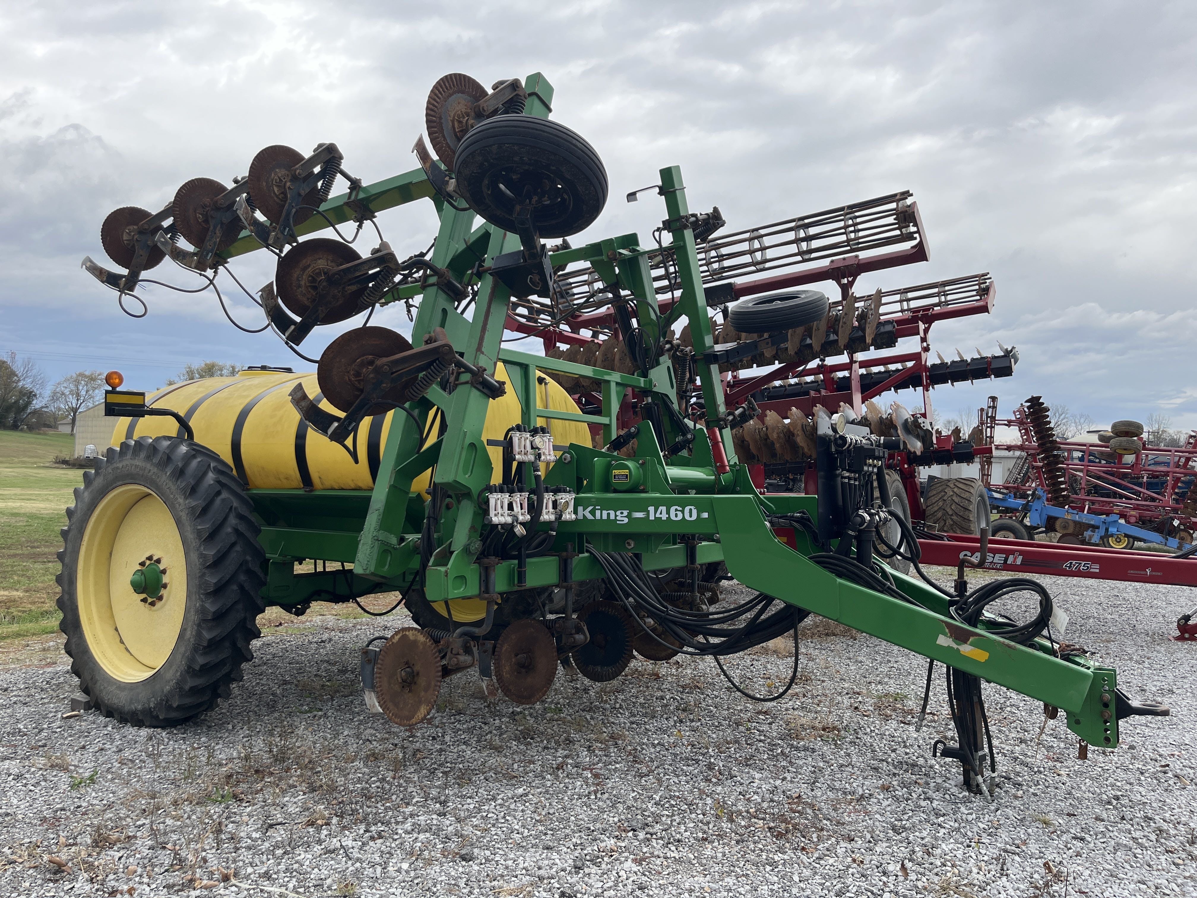 Farm King 1460 Equipment Image0