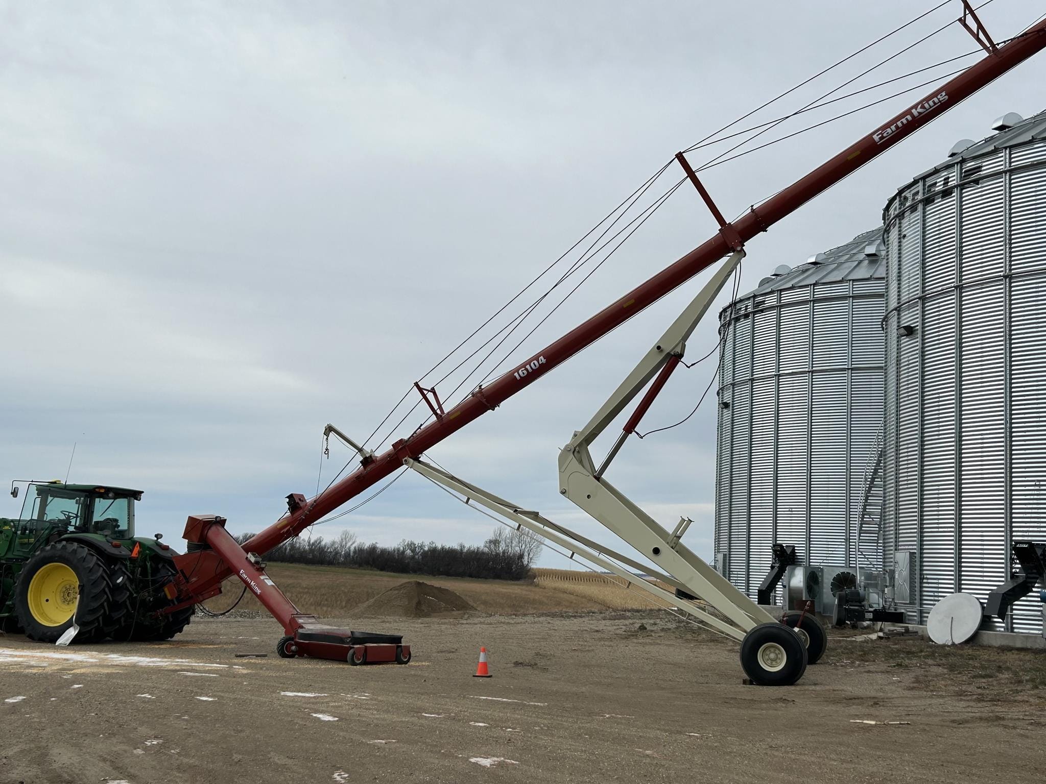 Farm King 16104 Equipment Image0