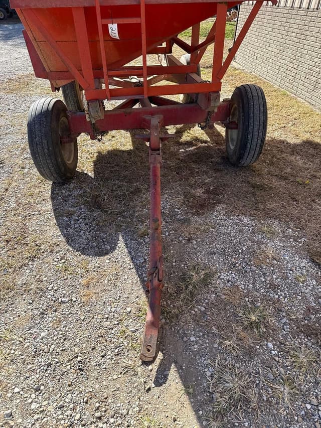 Image of Farm King 225 equipment image 2