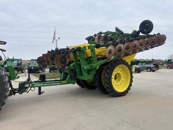 2014 Farm King 2460 Equipment Image0