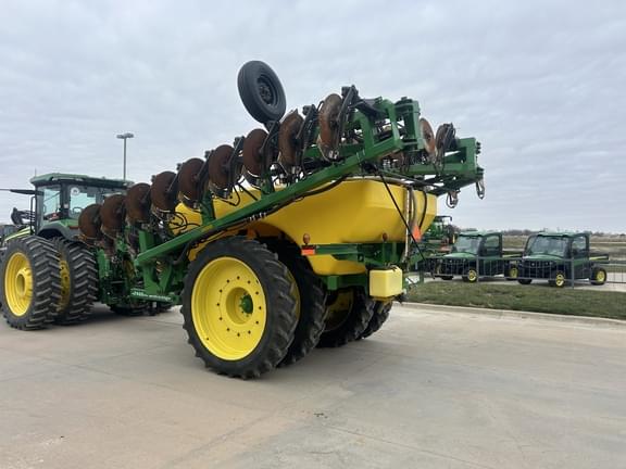 Image of Farm King 2460 equipment image 2