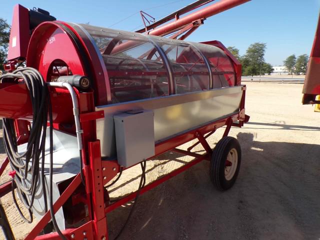 Image of Farm King 480 equipment image 3