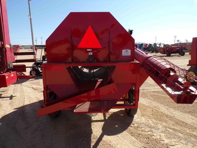 Image of Farm King 480 equipment image 4