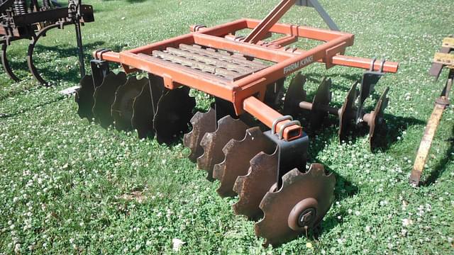 Image of Farm King 605 equipment image 1