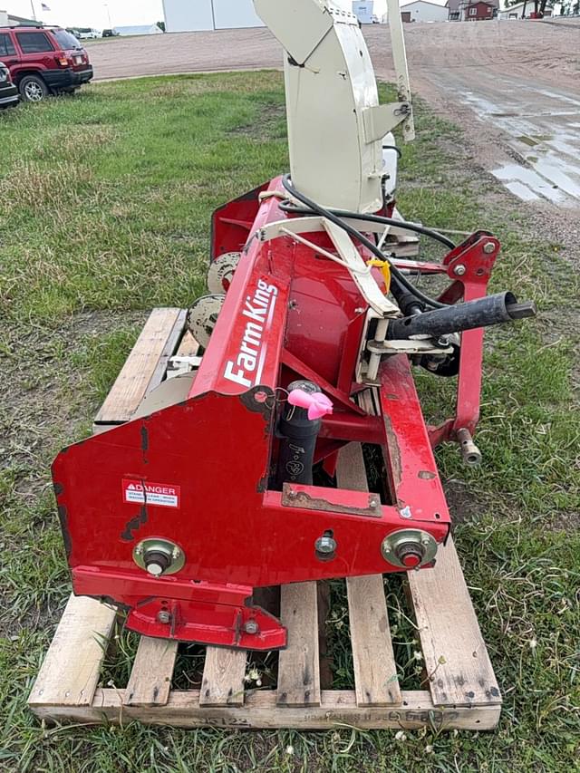 Image of Farm King 660 equipment image 4