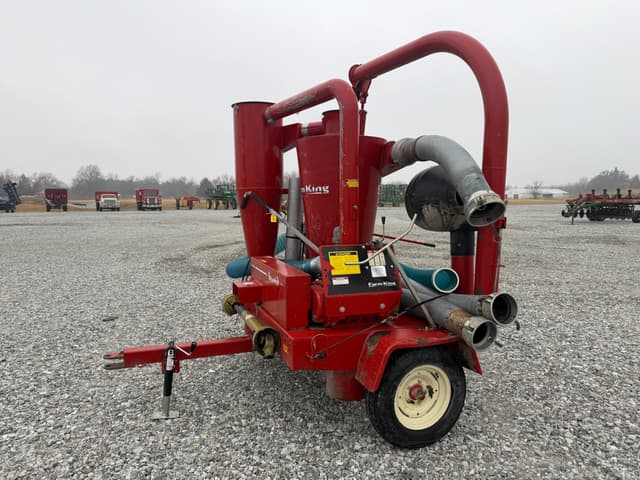 Image of Farm King 6640 equipment image 2