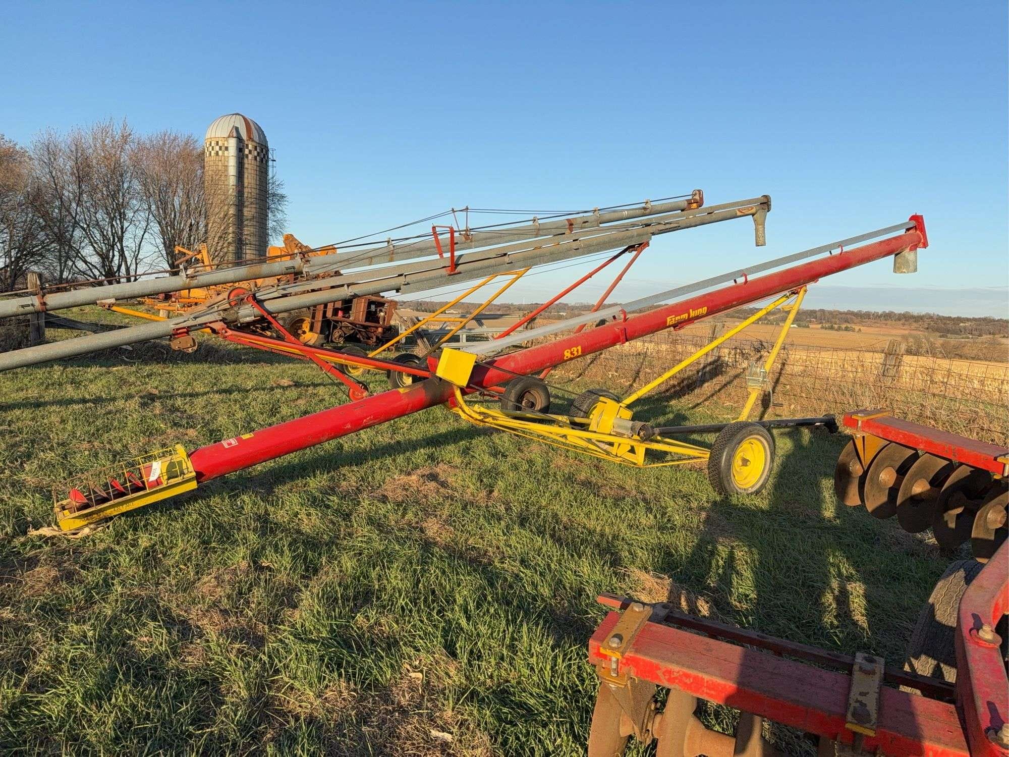 Farm King 831 Equipment Image0
