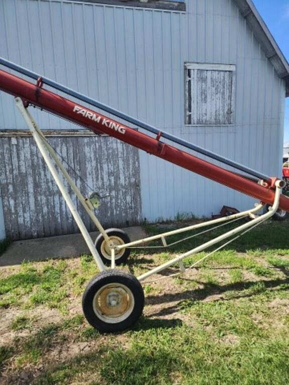 Image of Farm King 831 equipment image 2