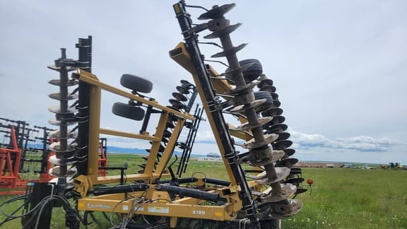 Main image Farm King 8700