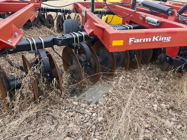 Image of Farm King 8700 equipment image 2